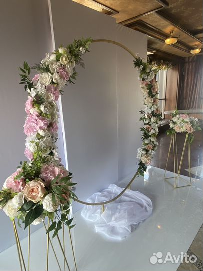 Декор зала на свадьбу. Президиум, оформление стола