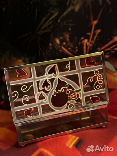 Шкатулка с зеркальным дном 