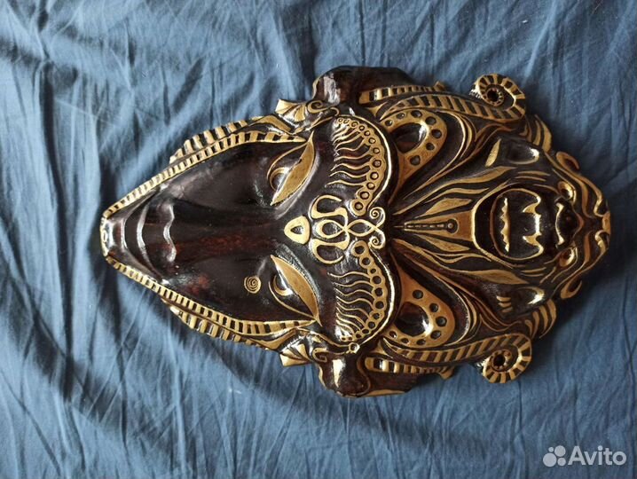 Маска резная