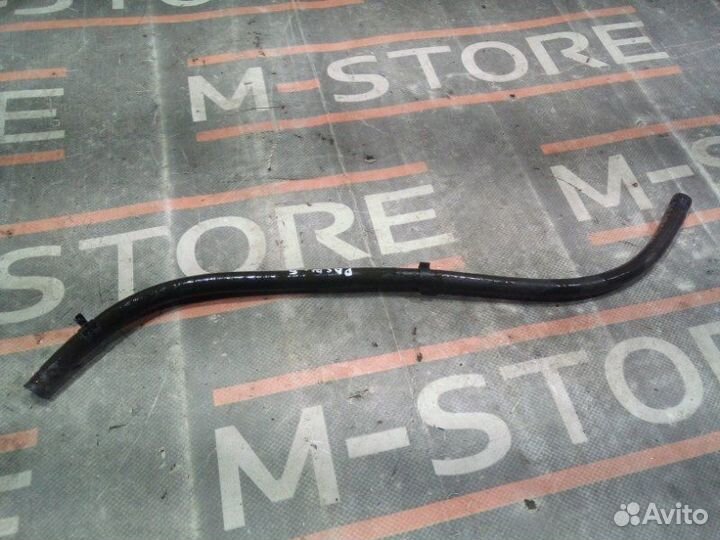 Патрубок расширительного бачка Mercedes-Benz