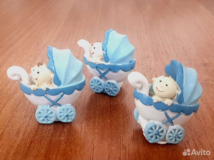 Мини- декор малыш в коляске, новые