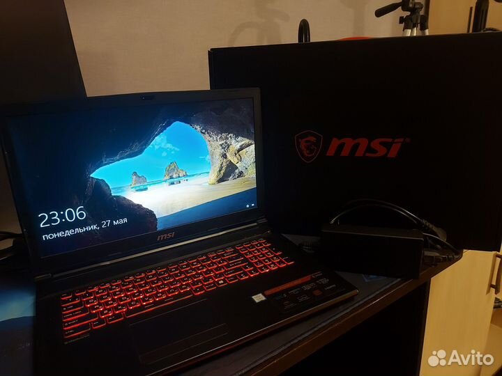 Ноутбук msi leopard 8re gp73