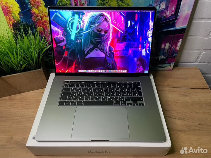 Macbook Pro 16 2021 i7 16gb 500g под Видеомонтаж