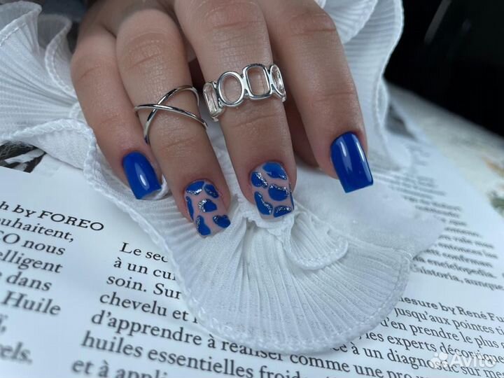 Услугу мастера маникюра