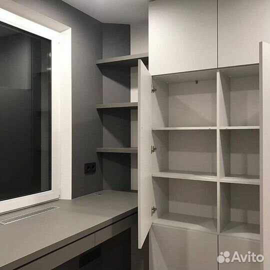 Рабочая зона у окна