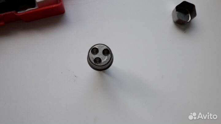 Болты секретки для ваз, Datsun