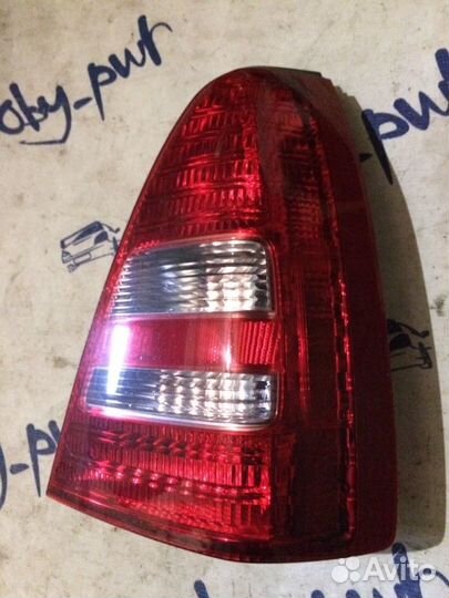 Задний фонарь задний правый Subaru Forester SG5