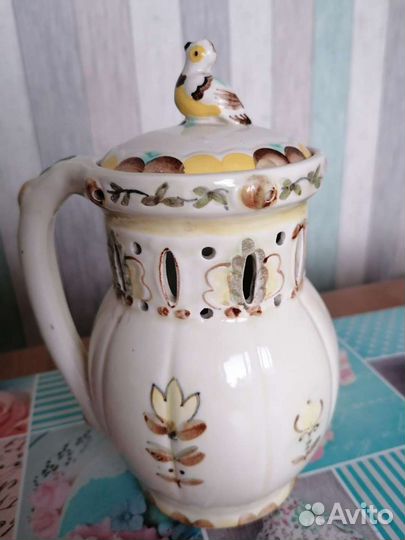 Кувшин с крышкой