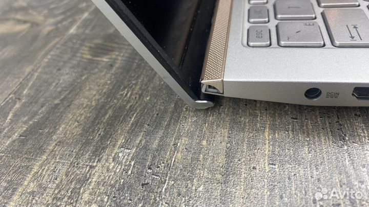 Ноутбук Asus Zenbook 14 UX433FLC