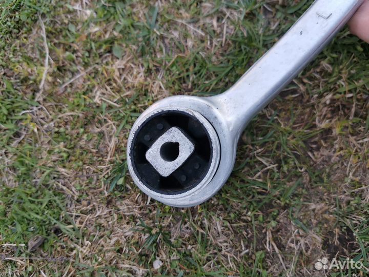 Рычаг передний верхний левый BMW E39