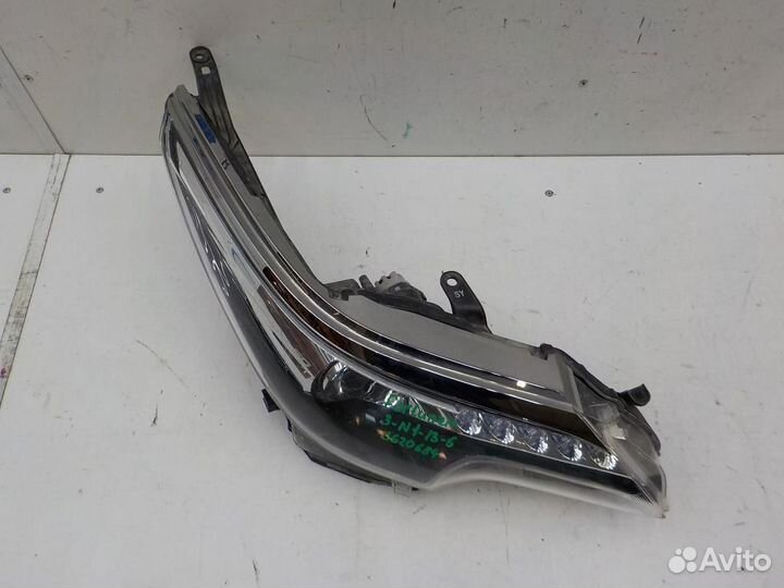 Фара правая Toyota Fortuner