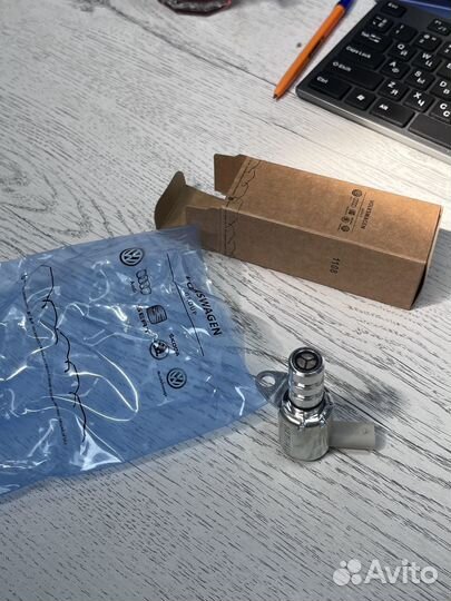 Клапан масляный управляющий Skoda Octavia A7