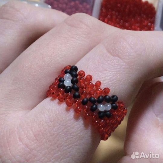 Украшения из бисера