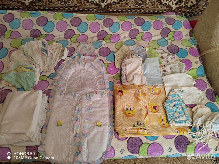 Распашонки и шапочки,постельное детское