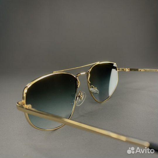 Солнцезащитные очки Ray ban