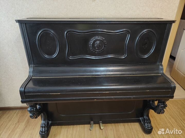 Антикварное пианино