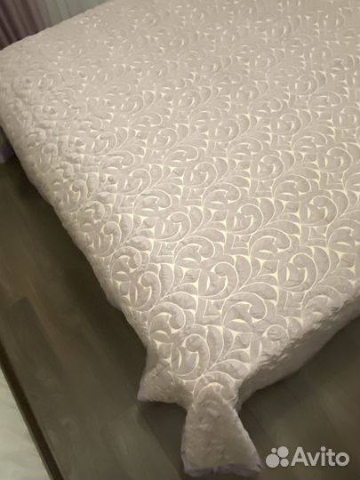 Покрывало на 2 х спальную кровать 200*220