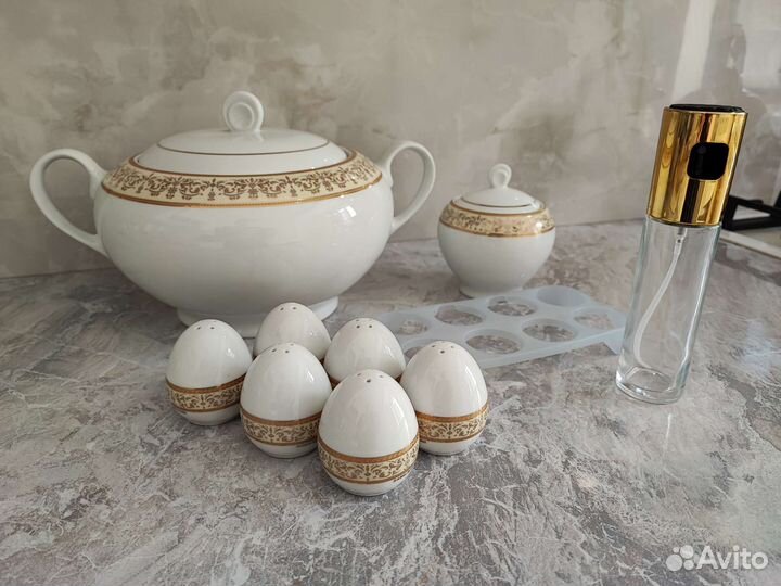 Набор посуды новый. Супница, сахарница, солонки