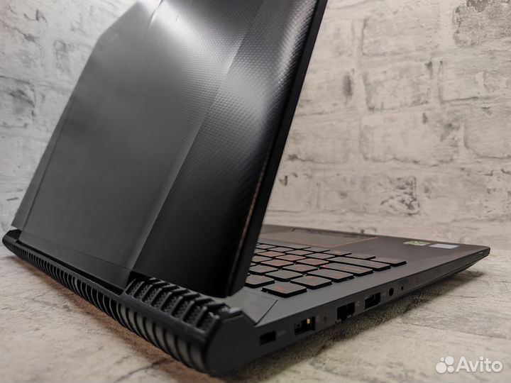 Ноутбук Lenovo Legion Y520