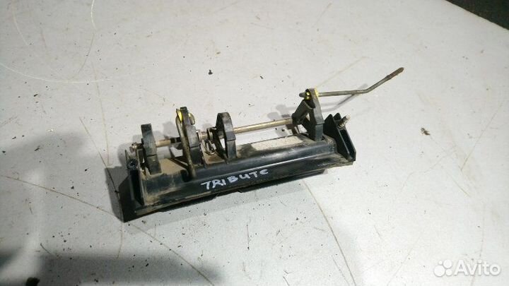 Ручка двери багажника Mazda Tribute 2.0 YF 2001