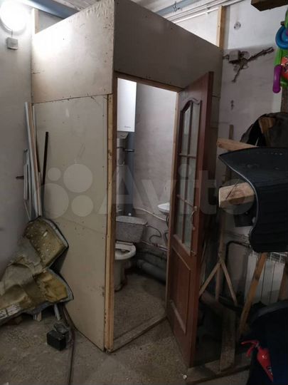 Гараж, > 30 м²