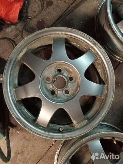 Диски на Toyota Prius r16