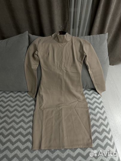 Платье с открытой спиной