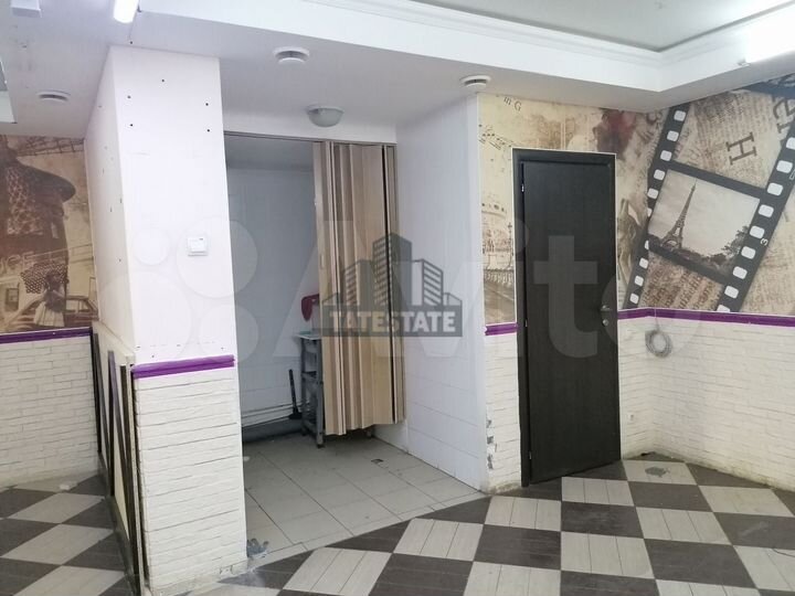 Офис на первом этаже с отдельным входом 81,6м²