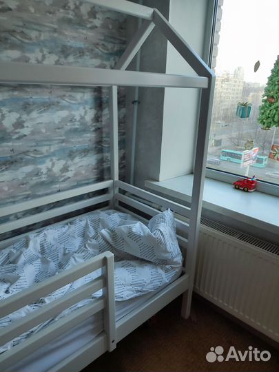 Детская кровать домик бу с матрасом