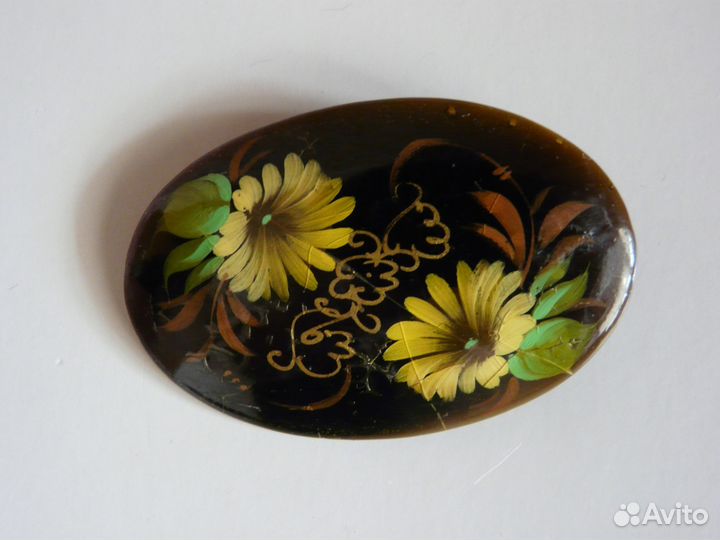 Красивая винтажная брошь с росписью