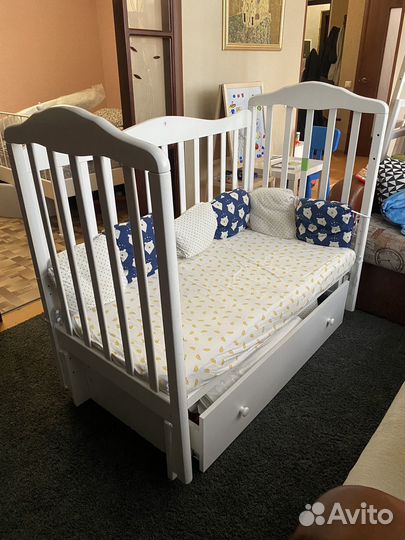 Детская кроватка с матрасом