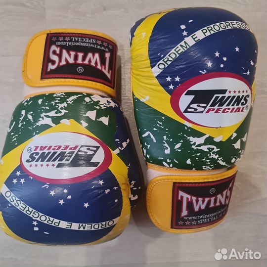Боксерские перчатки twins 12