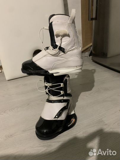 Крепления для вейкборда ronix