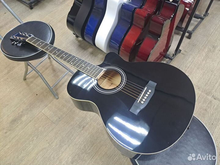 Гитара акустическая чёрная