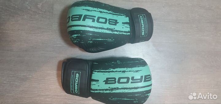 Боксерские перчатки