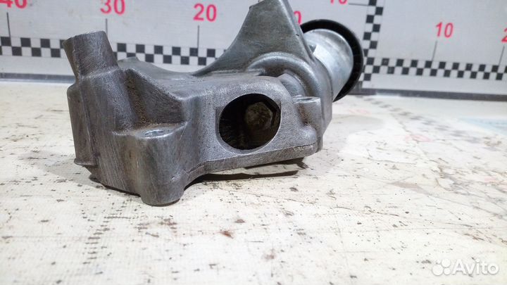 Кронштейн компрессора кондиционера VW Polo