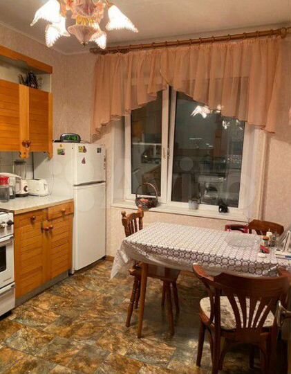 Комната 18 м² в 2-к., 14/14 эт.