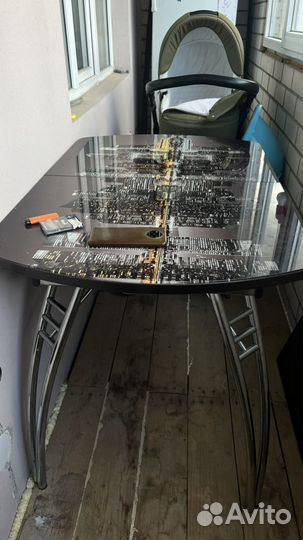 Кухонный стол стеклянный раскладной