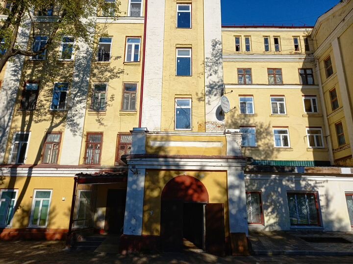 Комната 11 м² в 8-к., 5/5 эт.