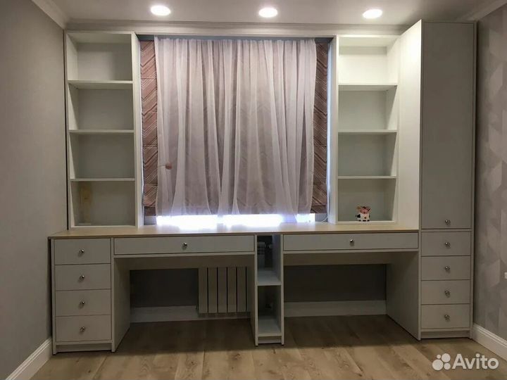 Детский письменный стол