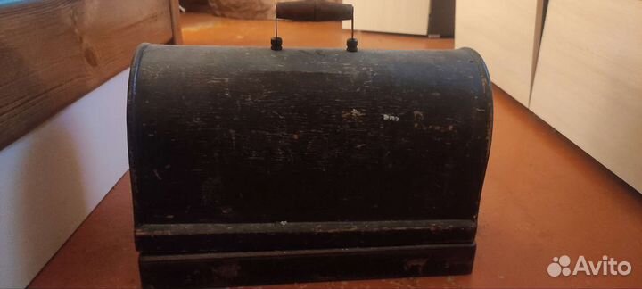 Швейная машина сингер