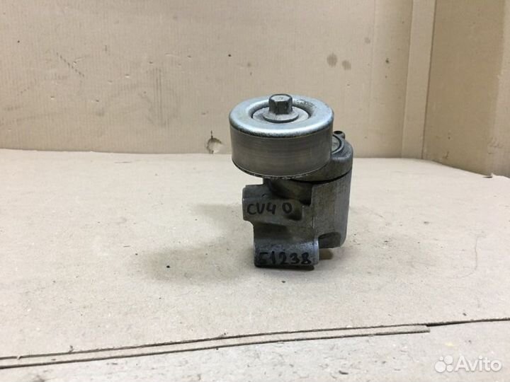 Натяжитель приводного ремня Toyota Highlander 2 40