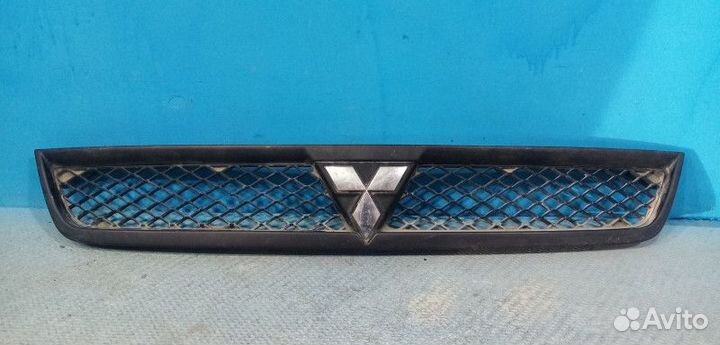 Решетка радиатора Mitsubishi Lancer 10