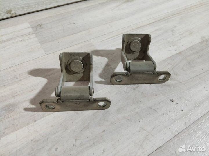 Петля двери задняя Renault Scenic Ii 2008