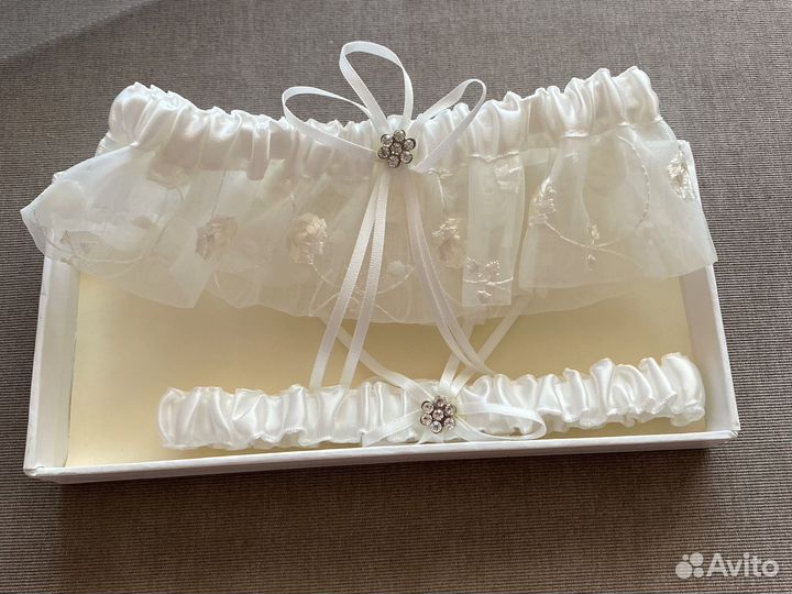 Свадебная подвязка