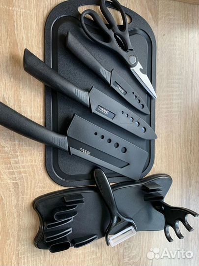 Набор острых ножей с подставкой