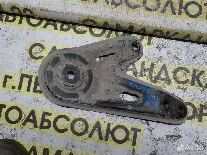 Кронштейн передней балки Lexus RX 300/330/350/400