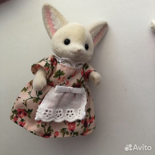 Sylvanian family лисы и кролик с каляской