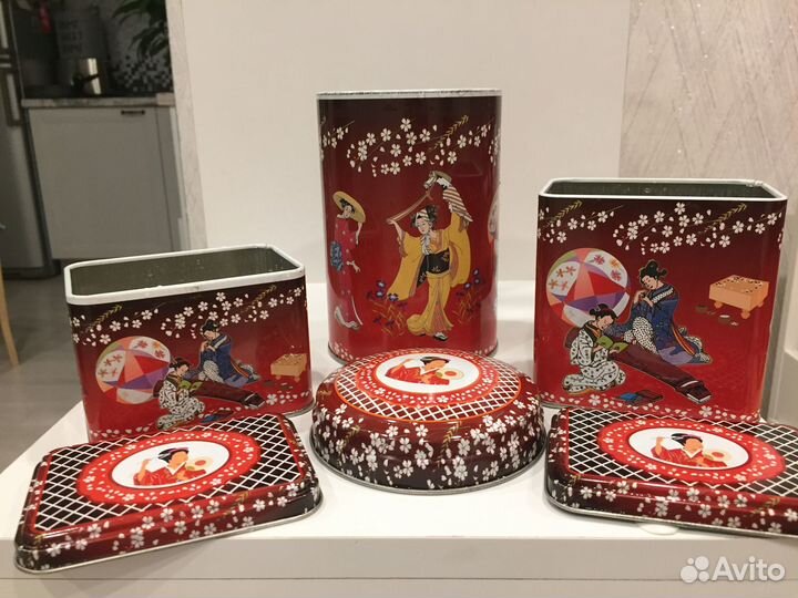 Жестяная банка для хранения