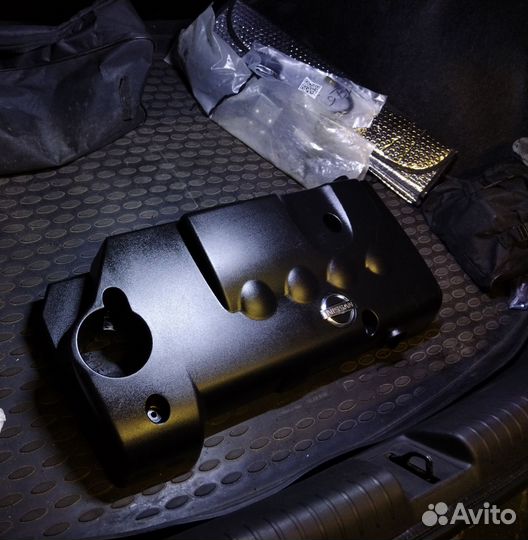 Крышка двигателя Ниссан Алмера Классик